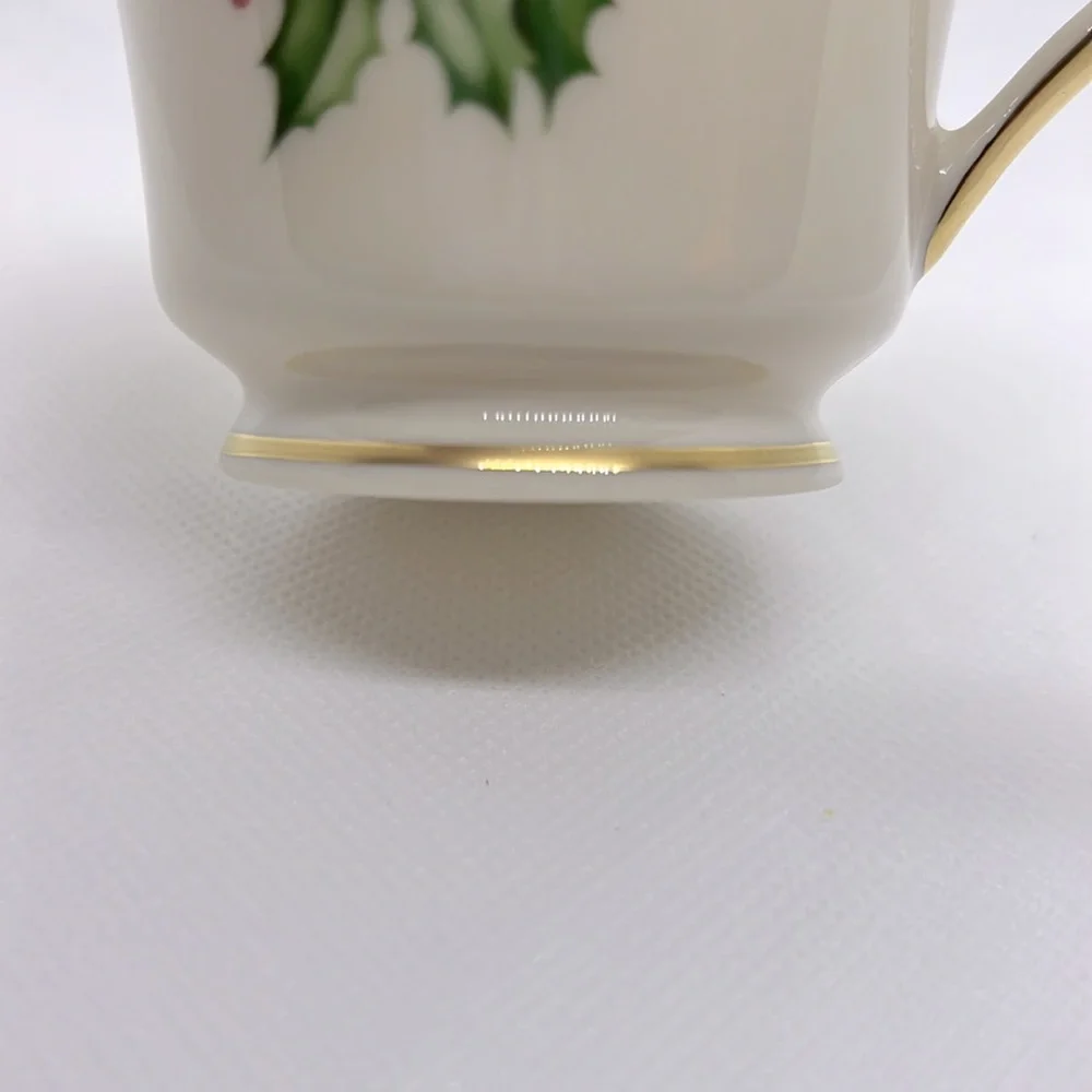 LENOX HOLIDAY FOOTED TEACUP AND SAUCER VINTAGE CHINA HOLLY & BERRIES